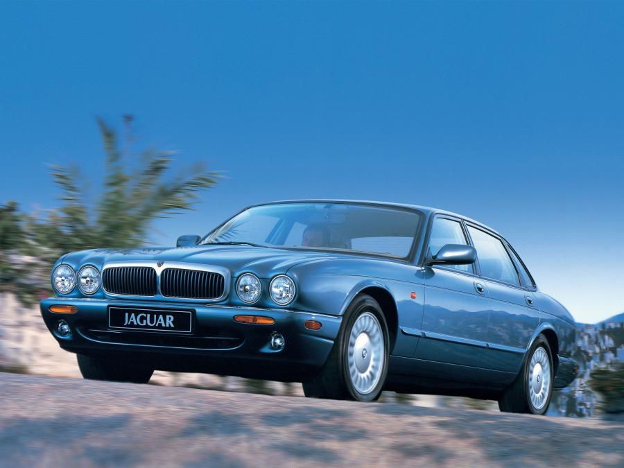  Jaguar XJ8 (X300) 1997 года  (фото 7 из 23)